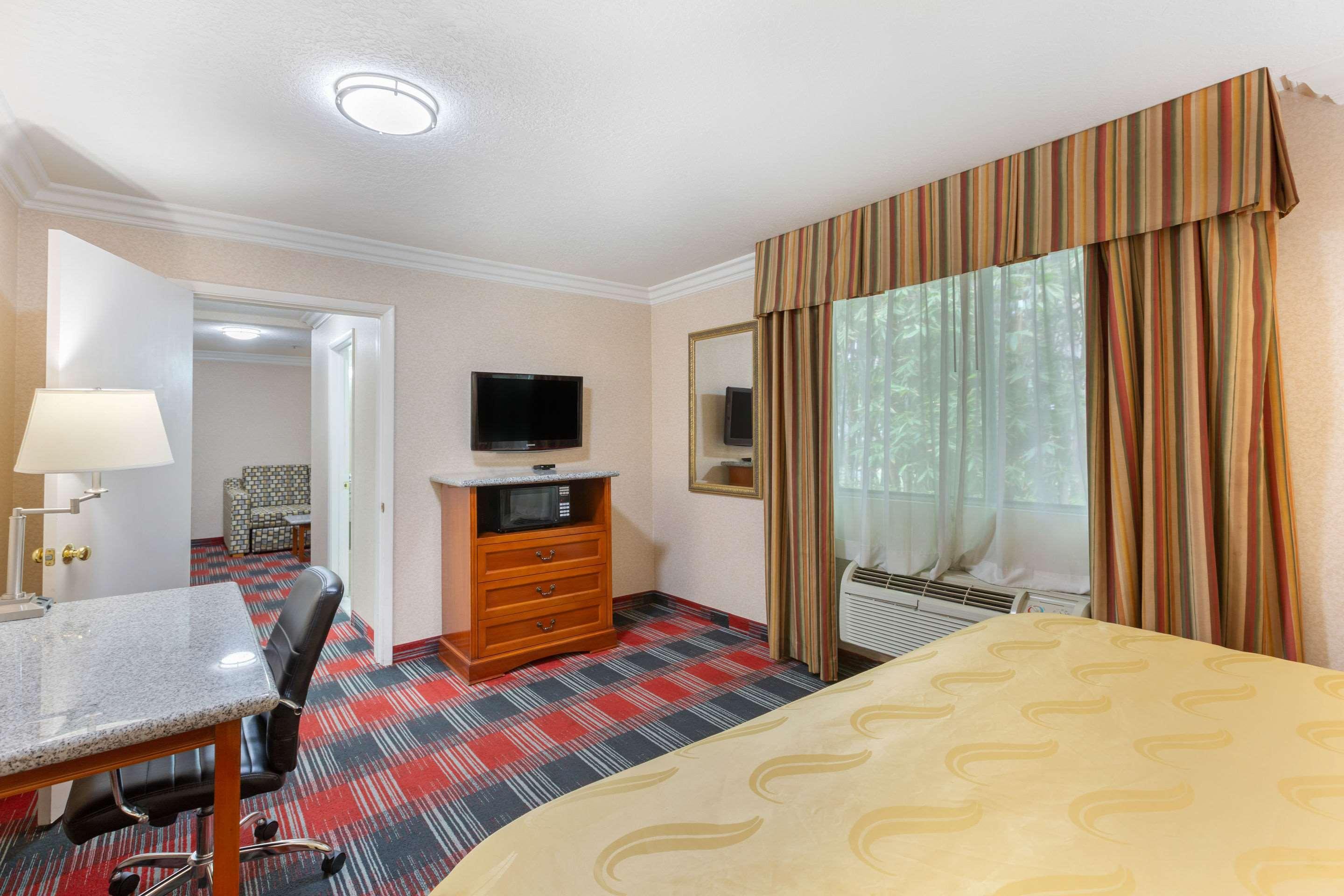 Quality Inn & Suites Oceanside Near Camp Pendleton Екстериор снимка